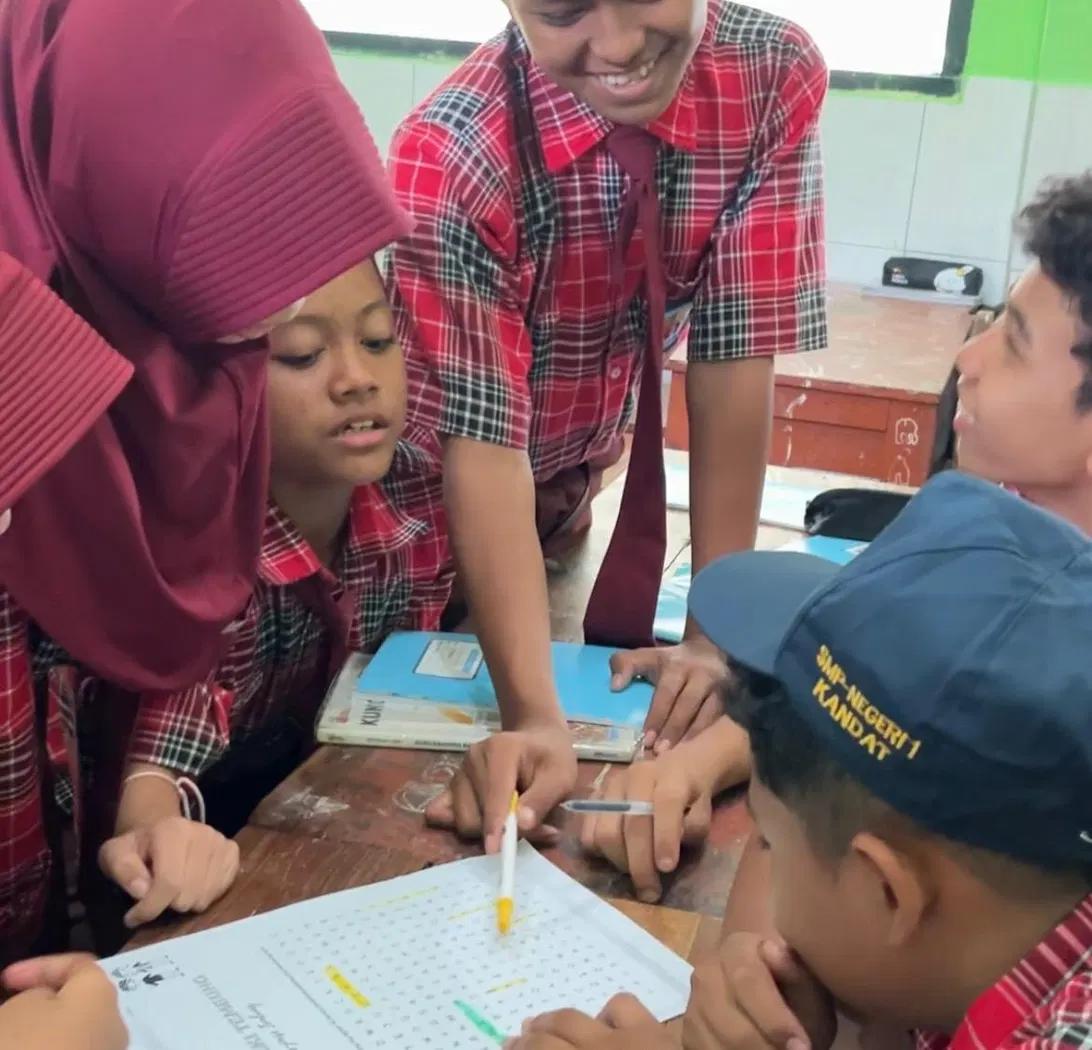 Menyulap Kelas Bahasa Jawa Jadi Arena Kompetisi Seru: Belajar "Jenis Tembung" Lewat Tantangan Huruf Acak
