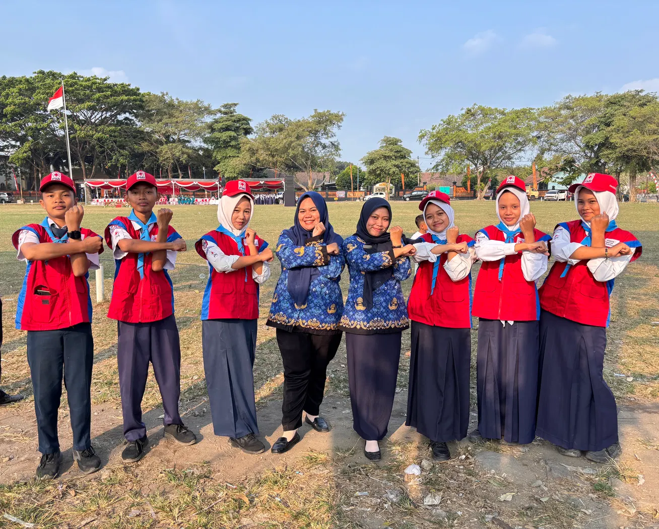 Menanamkan Nilai Pancasila melalui Kegiatan PMR: Membentuk Pelajar Peduli dan Berkarakter